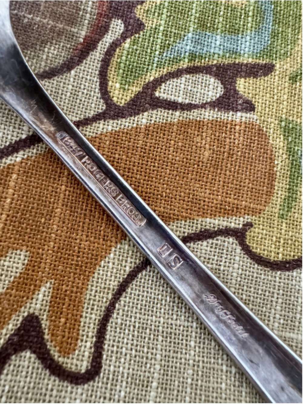 Cold Meat Serving Fork 8 3/4" 1950 Daffodil 1847 Rogers Bros - Picture 4 of 4